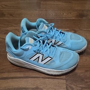 New Balance Mens Fresh Foam 3000 V7 Turf Shoes
